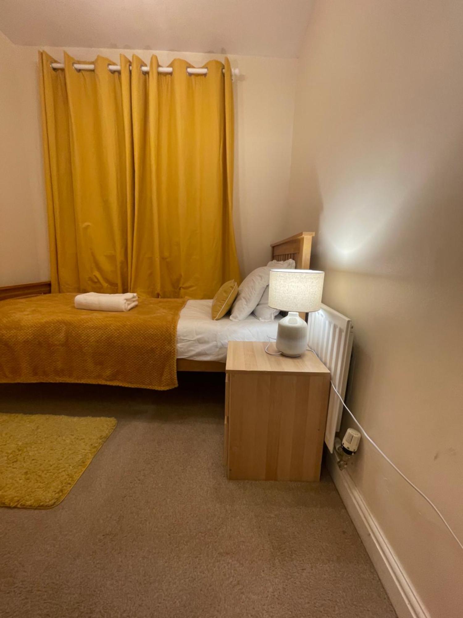 Holiday Home In Cardiff. Sleeps 6 Kültér fotó